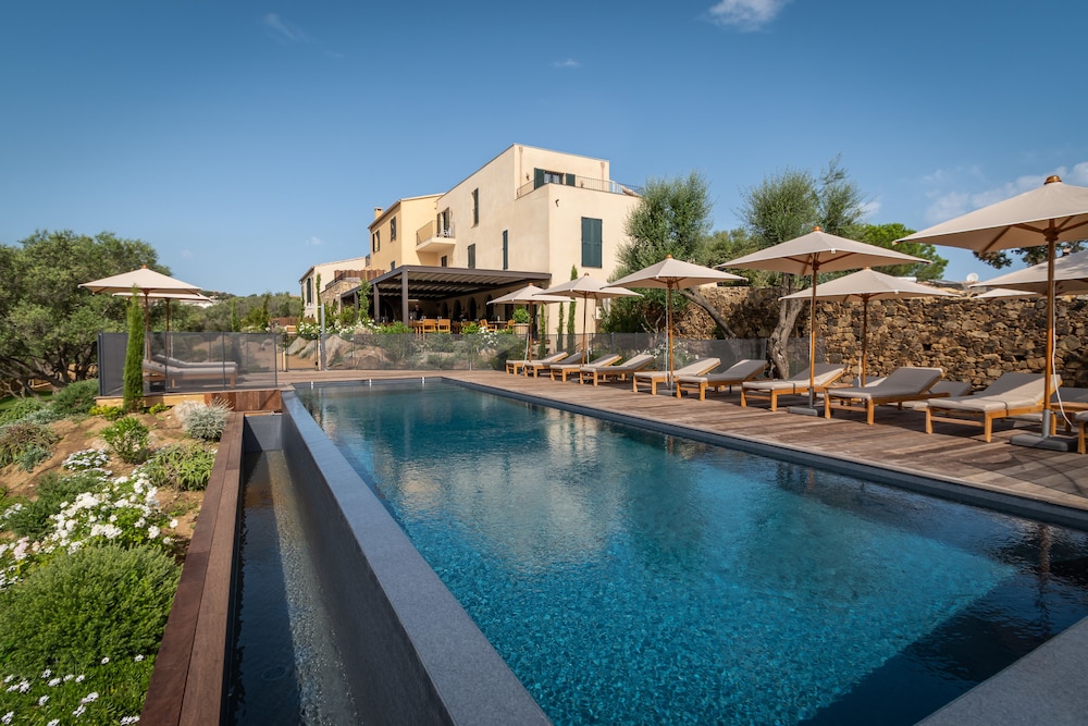 Hotel Villa Joséphine - carbon neutral hotel in L'ile-Rousse