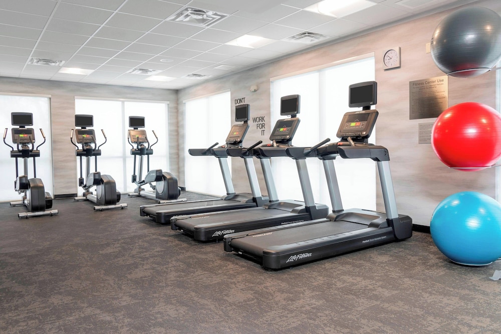 Fairfield Inn & Suites by Marriott Fair Oaks Farms - photo 47