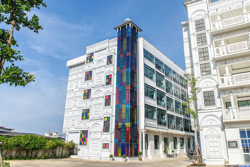 Bear & Bird Hotel in Surat Thani, Thailand