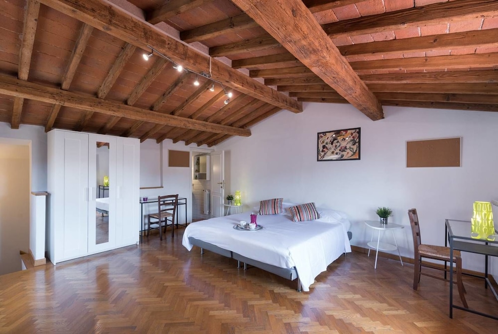 Cavour — 4-Star Luxury Hotel in Florence, Italy