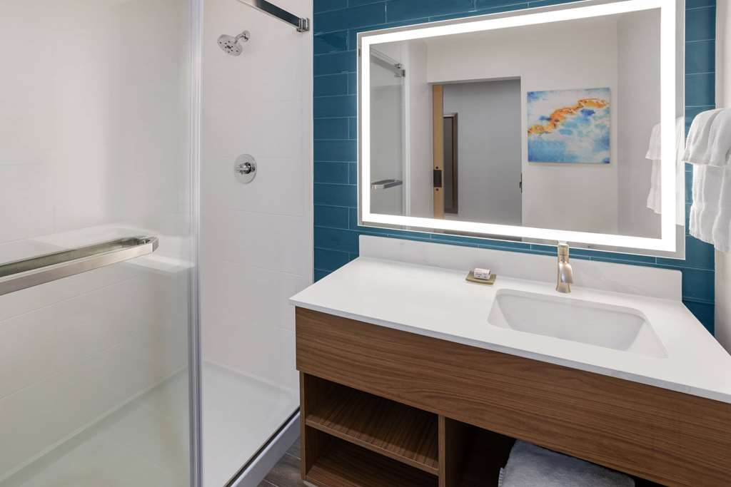 La Quinta Inn & Suites By Wyndham Williston Burlington - photo 7