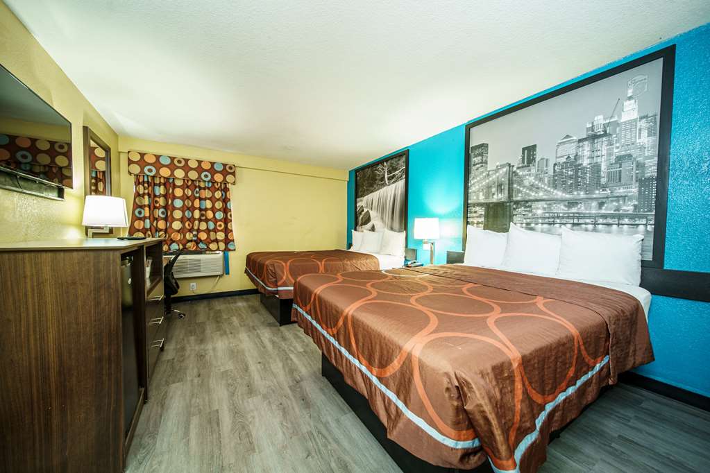 Super 8 by Wyndham Wichita Airport - photo 11