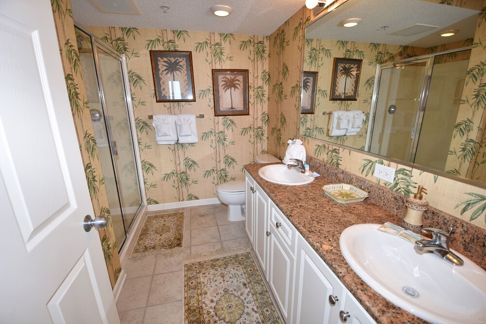 North Tower Apartment 606 - photo 8