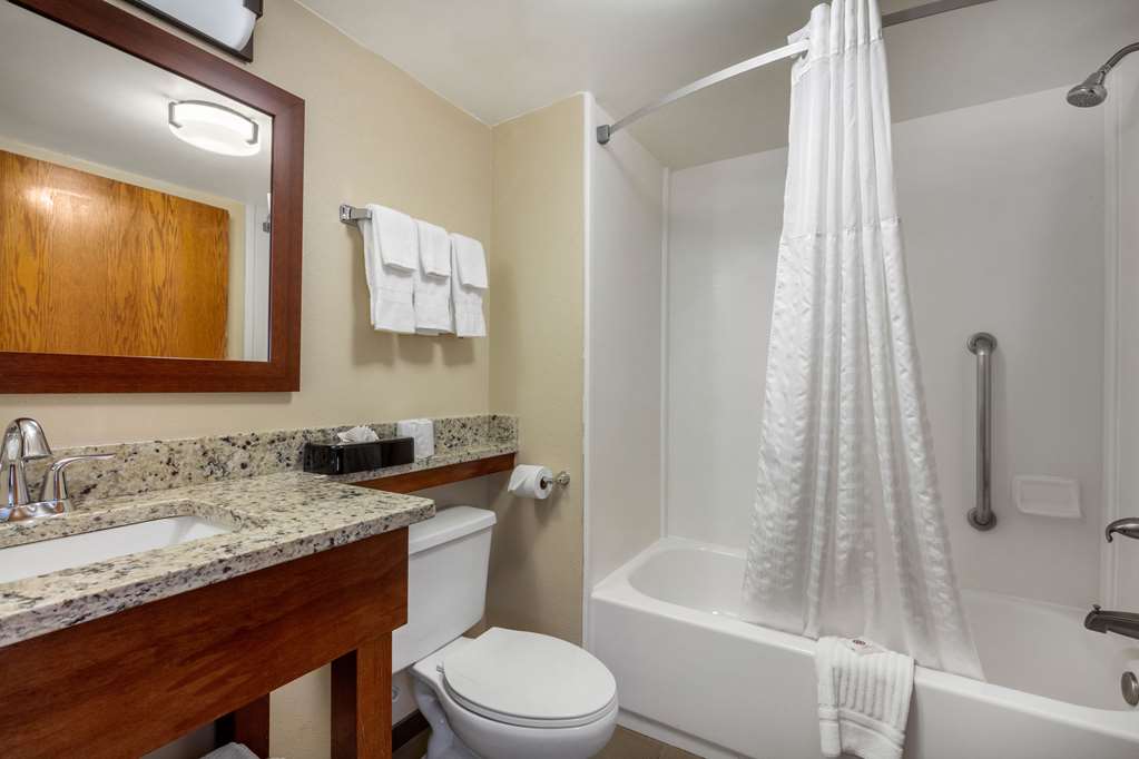 Comfort Inn & Suites Hamilton Place - photo 7