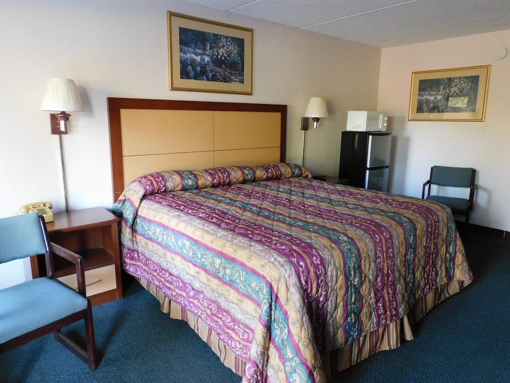 Camilla Inn & Suites - photo 8
