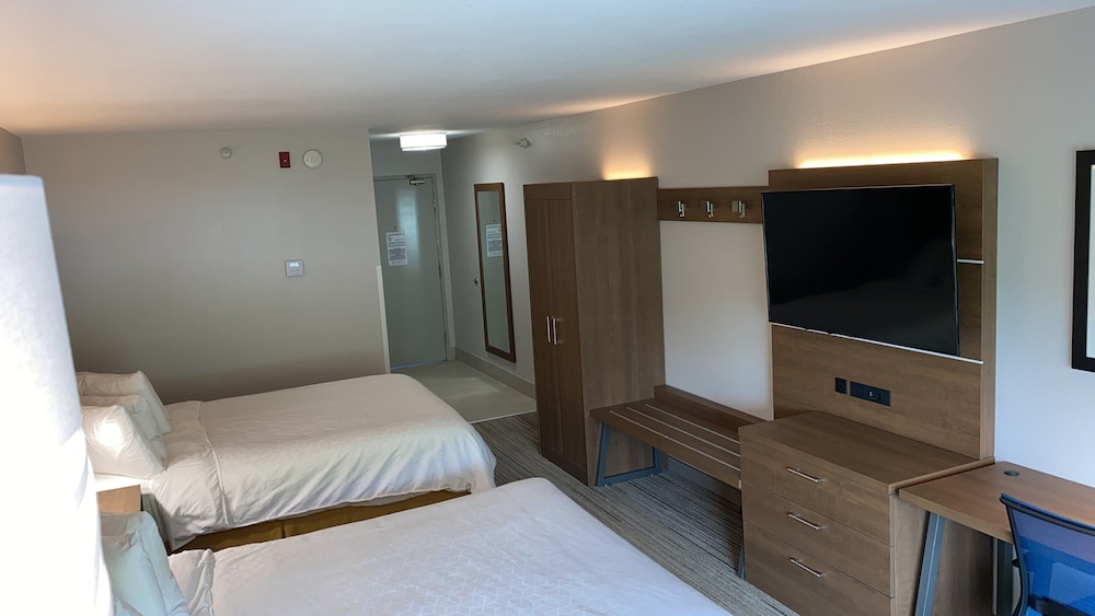Holiday Inn Express Hotel & Suites Weston by IHG - photo 10