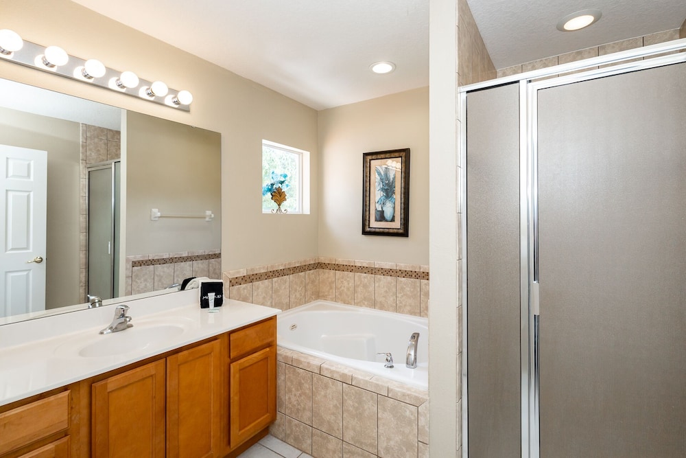 Magnificent Modern Dream Resort 20 Minutes From Disney 470 - photo 12