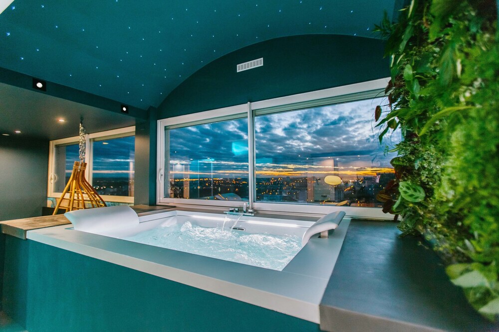 Parenthèse Concept Room — 4-Star Luxury Hotel in Toulouse, France