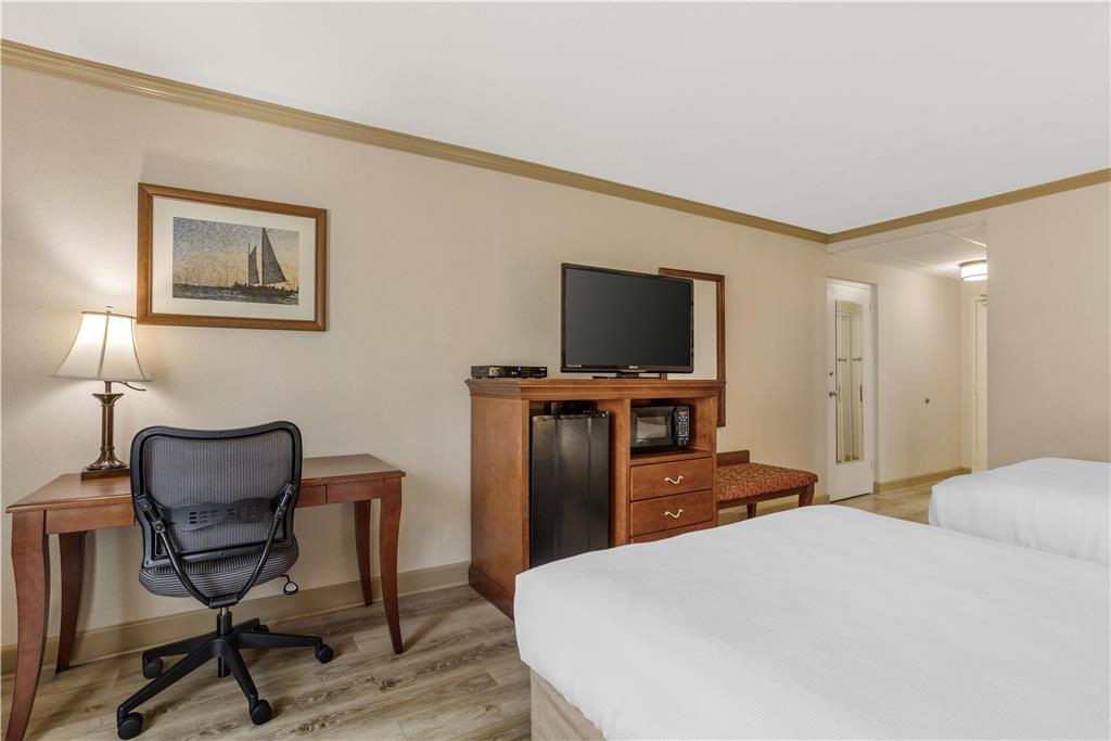 Best Western PLUS Morristown Inn Florham Park - photo 39