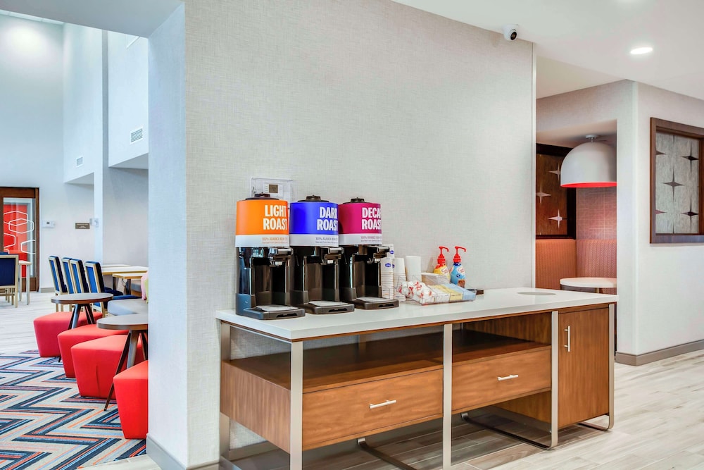 Hampton Inn & Suites by Hilton Louisville East Oxmoor - photo 23
