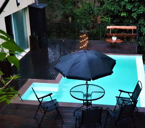 Alma & Lola in Unknown City, Argentina