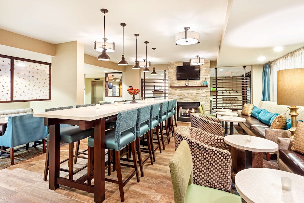 Hampton Inn Hendersonville - photo 8