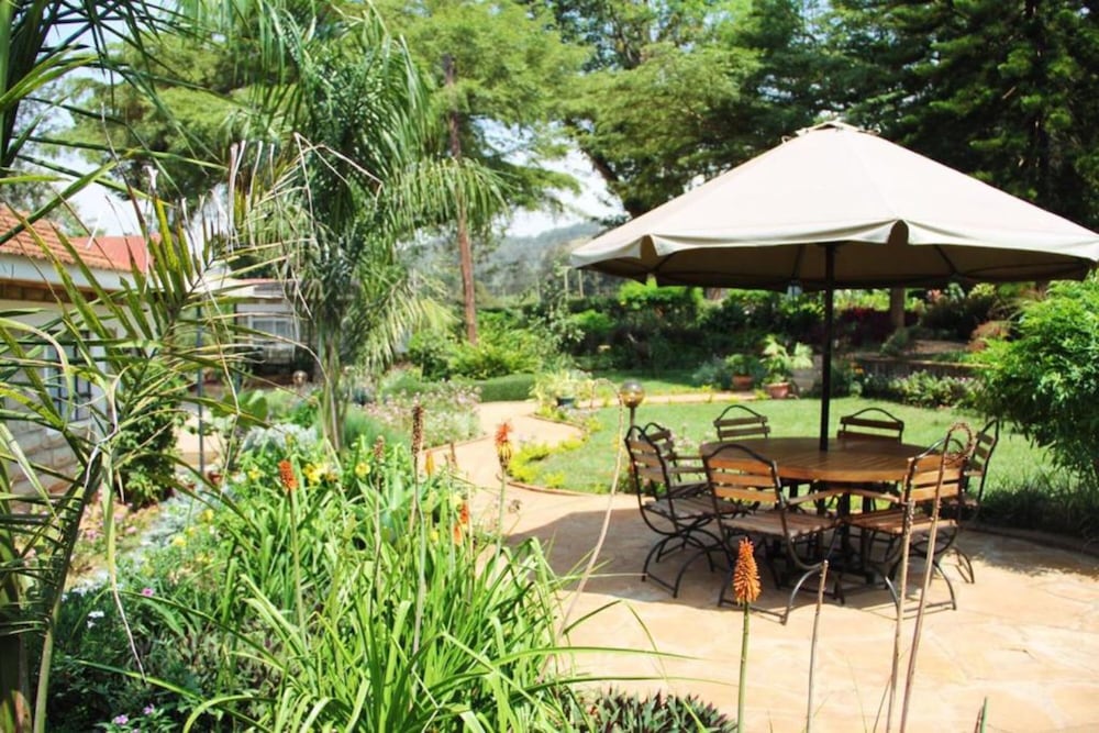 Karimba Lounge — Meru — photo 3