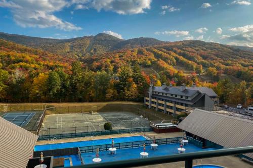 Moon River Lodge — 4-Star Luxury Hotel in Lincoln, United States