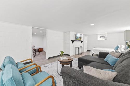 Cozy Speedway Basement in Indianapolis, United States