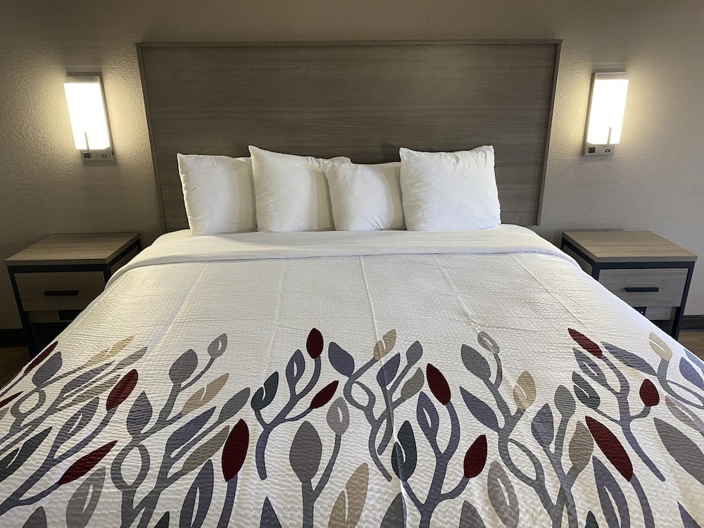 Red Roof Inn Jacksonville AL - photo 6