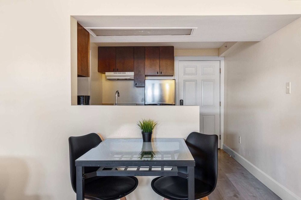 The Beverly - photo 28