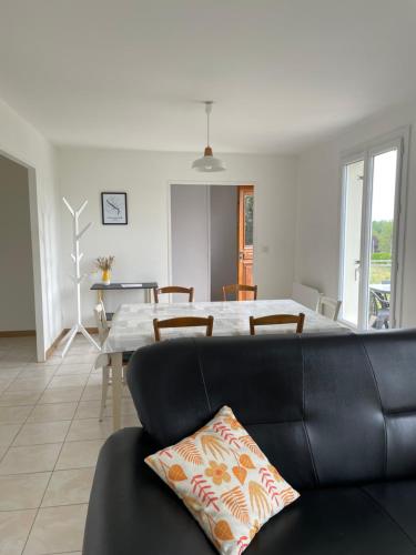 Chez Voisine Entre la Loire Et Le Vignoble — hotel in Pouilly-Sur-Loire