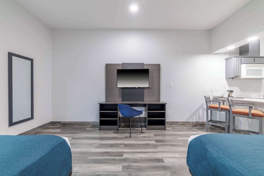 Studio 6 Suites Brenham TX - photo 18