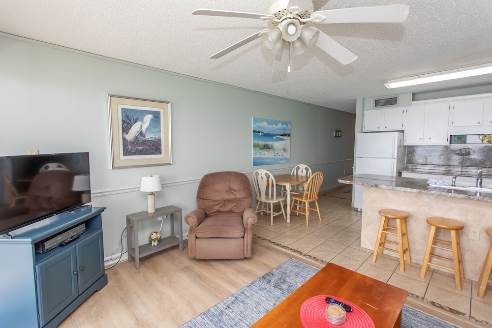 Royal Garden Resort 1012 2 Bedroom Condo by RedAwning - photo 15