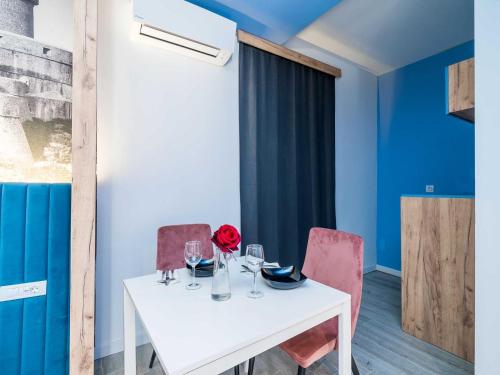 Apartments Tayra Comfort studio apartment with balcony BR3