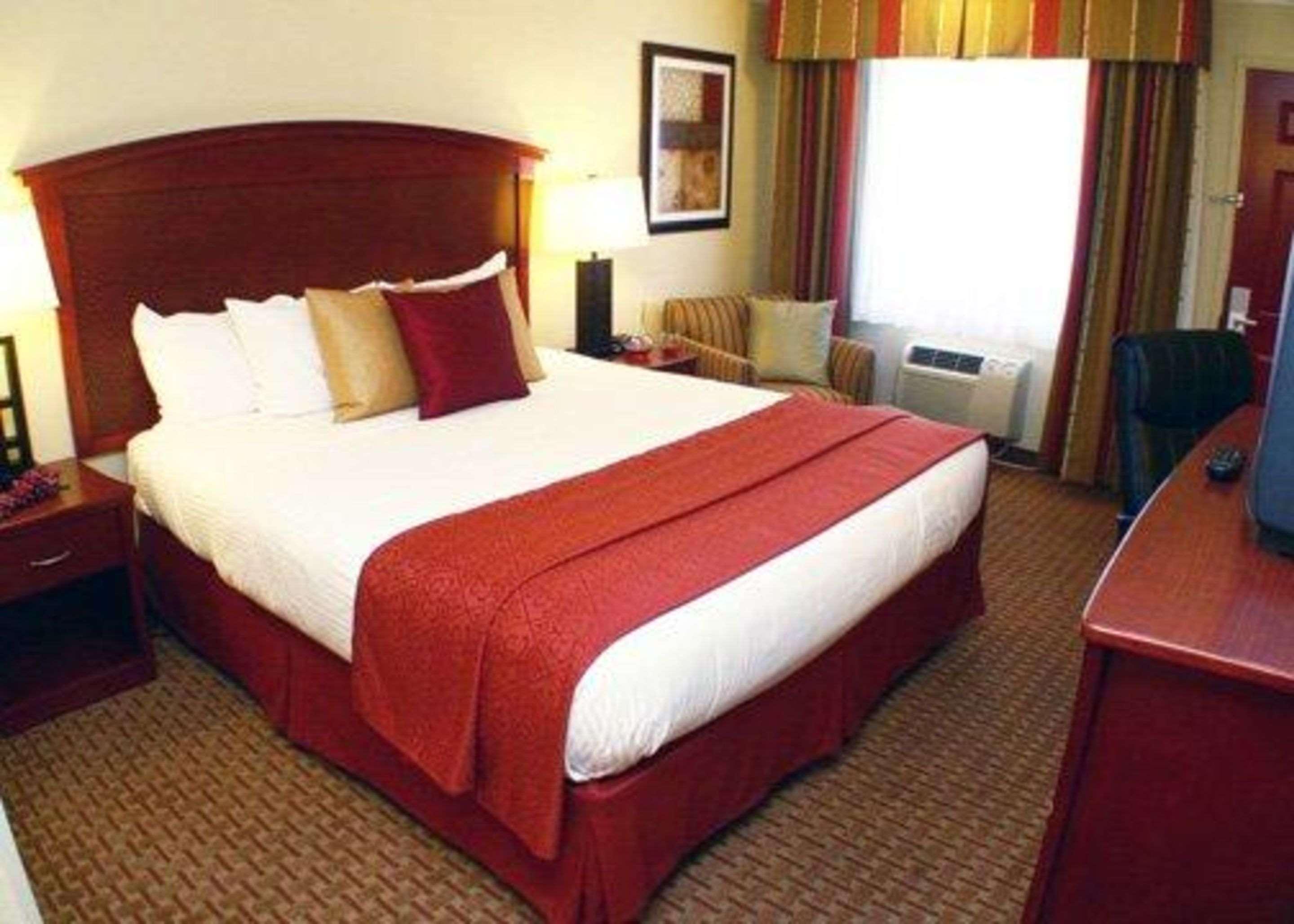 Quality Inn & Suites Santa Cruz Mountains - photo 22