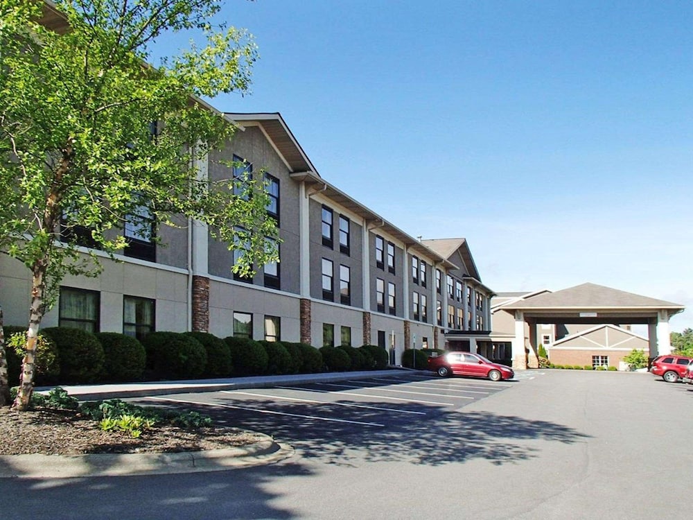 Quality Inn & Suites Boone University Area - featured photo