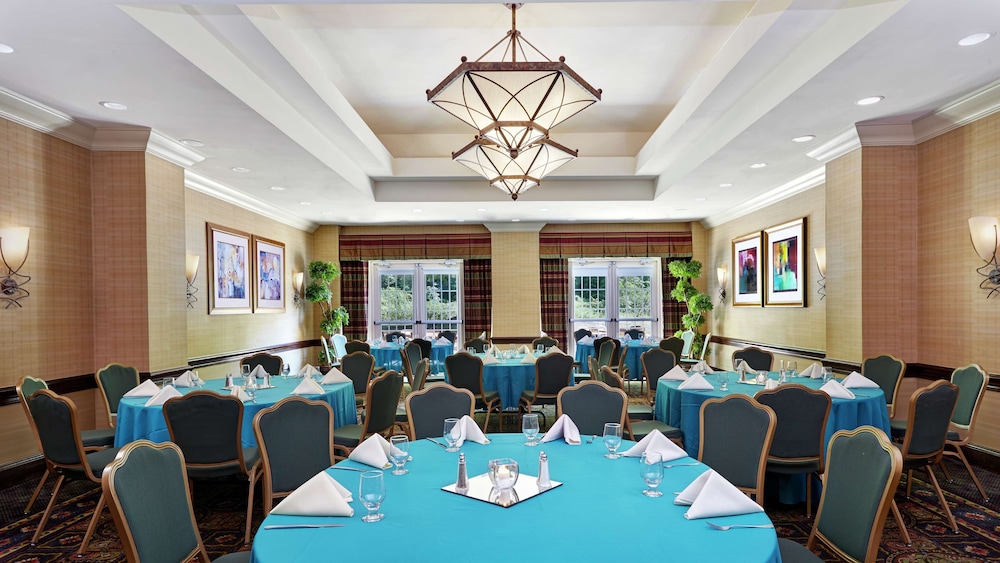 Embassy Suites by Hilton Parsippany - photo 37