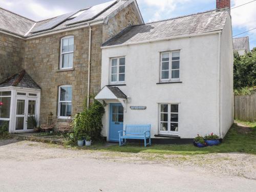 Driftwood Cottage — 4-Star Luxury Hotel in St Austell, United Kingdom