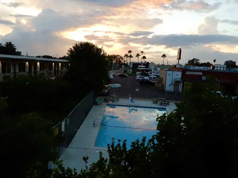 Siesta Inn McAllen — hotel in Mcallen