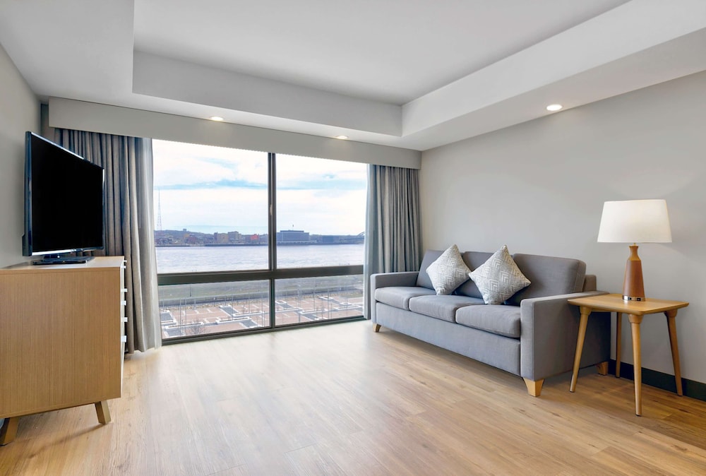 DoubleTree by Hilton Davenport - photo 36