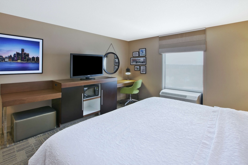 Hampton Inn Commerce Novi - photo 16