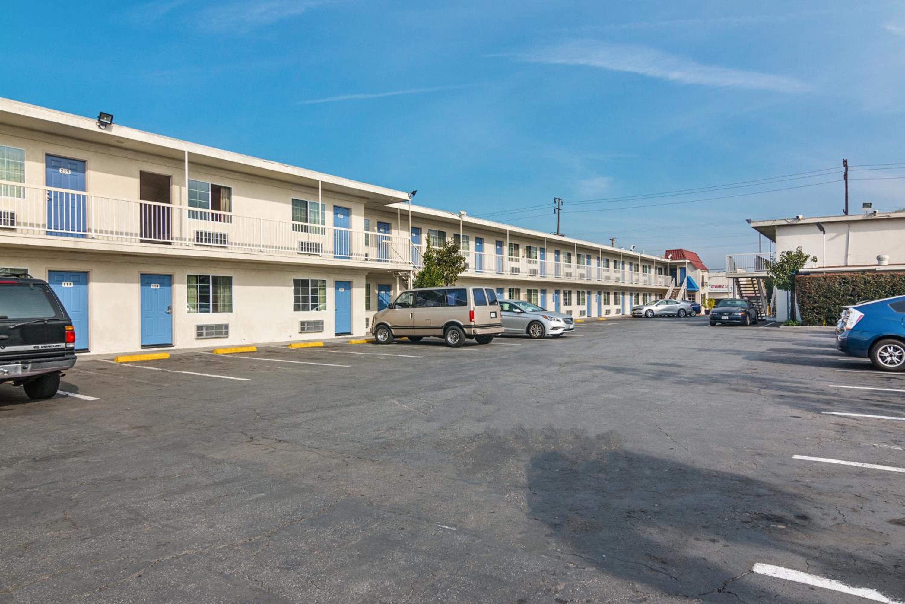 Motel 6 Gardena - photo 23