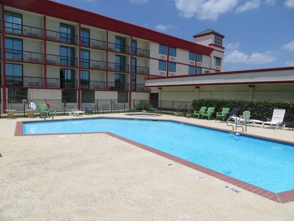 Ramada Dallas North - photo 24