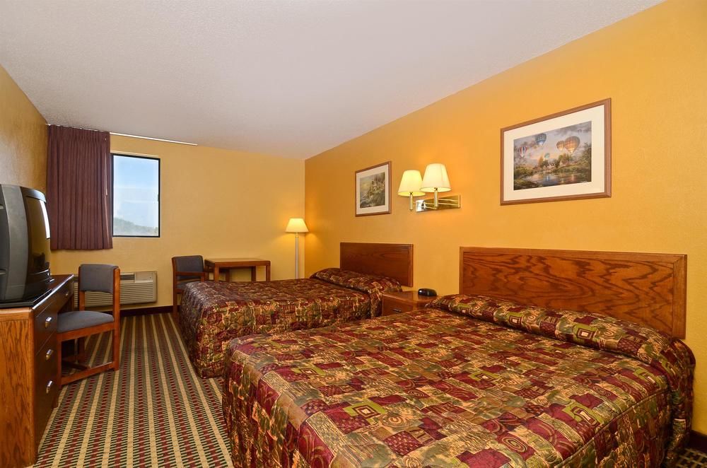 Americas Best Value Inn Bell Tower - photo 24