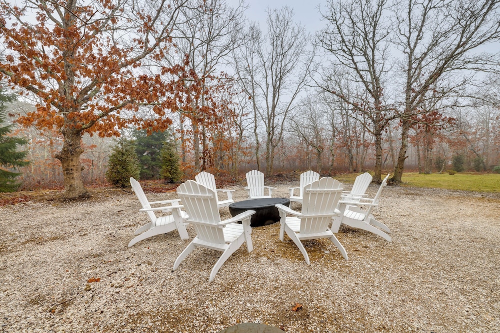 Easy Coast Access Elevated Marthas Vineyard Stay — hotel in Vineyard Haven