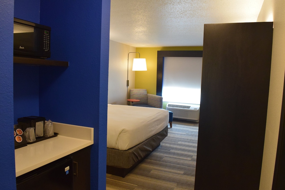 Holiday Inn Express Hotel & Suites Sparta by IHG - photo 25