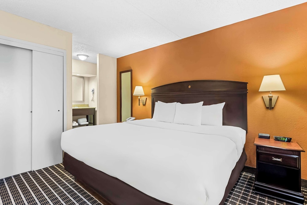 Comfort Inn & Suites Somerset New Brunswick - photo 22