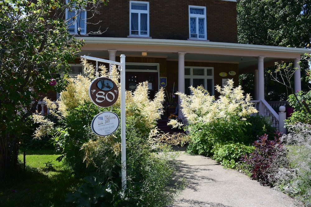 Gite Les Colibris B & B — 4-Star Luxury Hotel in Baie-Saint-Paul, Canada