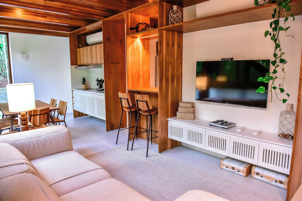 Casa João de Barro Praia de Guaecá — 4-Star Luxury Hotel in Sao Sebastiao, Brasil