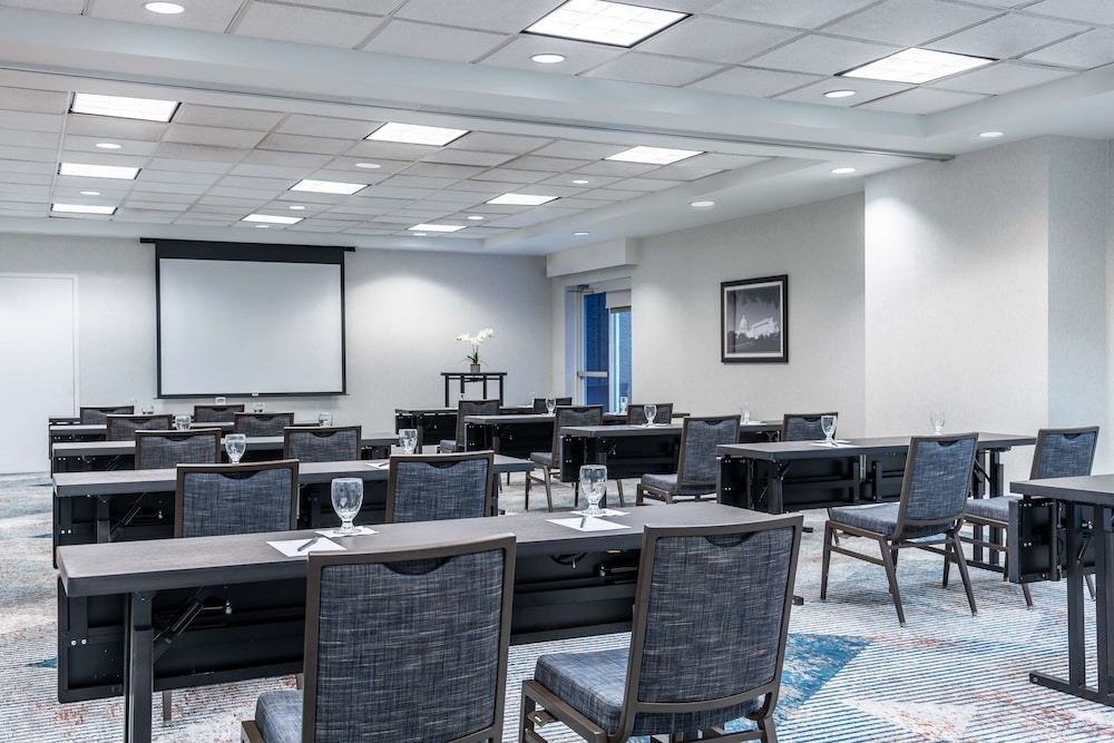 Hilton Garden Inn Arlington Courthouse Plaza - photo 39