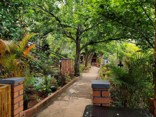 Pear Tree Entire 2BHK Villa Kotagiri — 4-Star Luxury Hotel in Kotagiri, India
