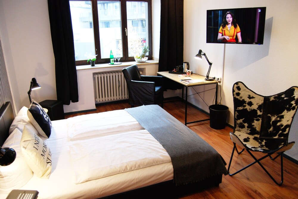 Smarty Cologne Dom Hotel Boardinghouse — Koeln