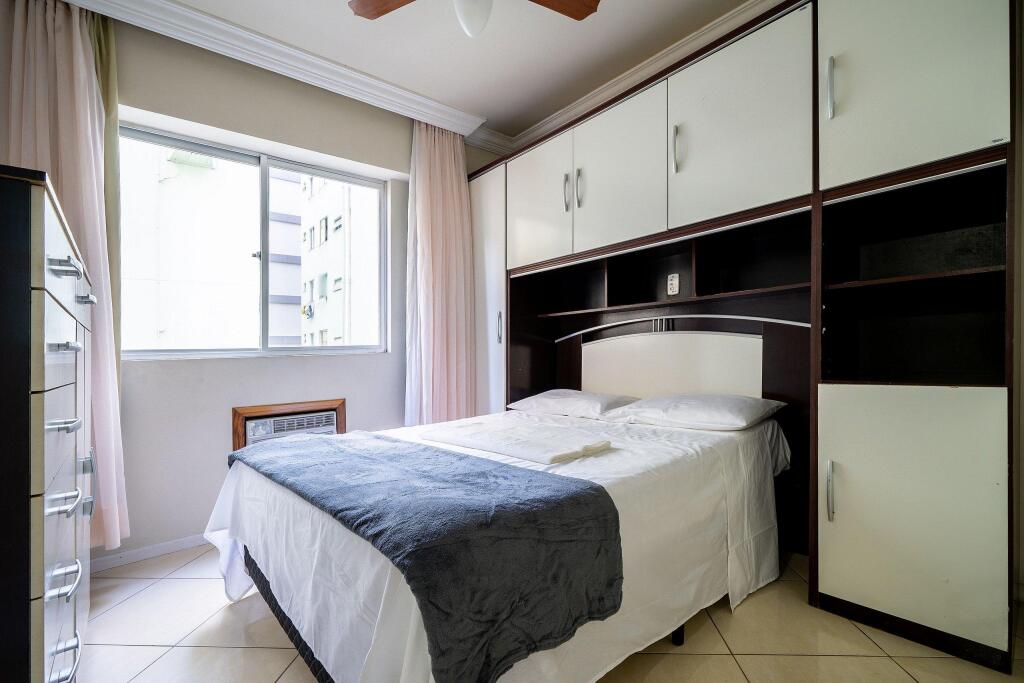 2 Bedroom apt 100m From th Central Beach BC Edg402