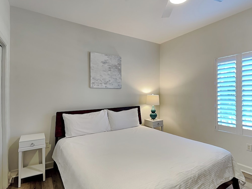 Beach Resort 305 1058526 1 Br condo by RedAwning - photo 7