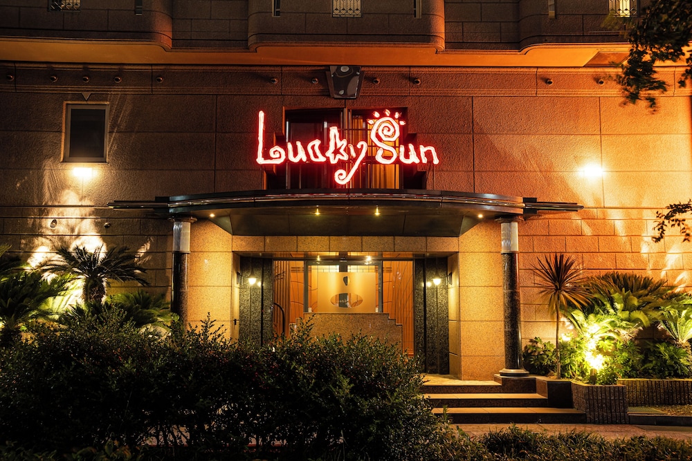 Lucky Sun — hotel in Nishinomiya-Hama