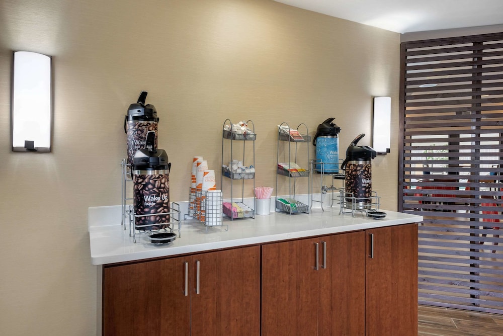Comfort Suites Lafayette University Area - photo 33