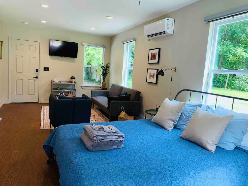 Boho Blue & Airstream Nearby all Things Memphis in Memphis, United States