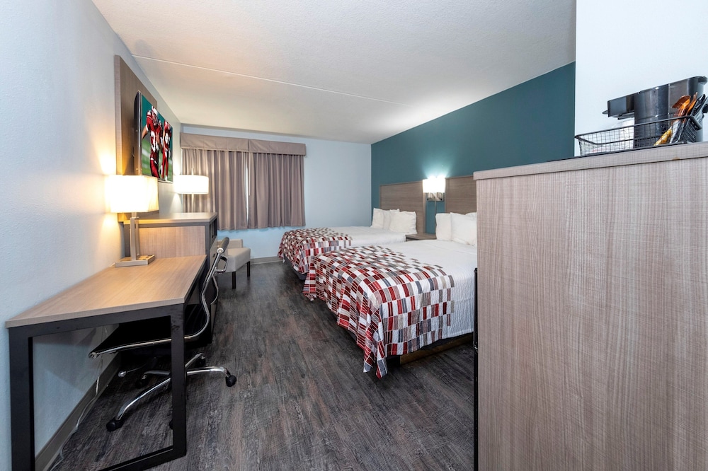 Red Roof Inn & Suites Wilmington New Castle - photo 16