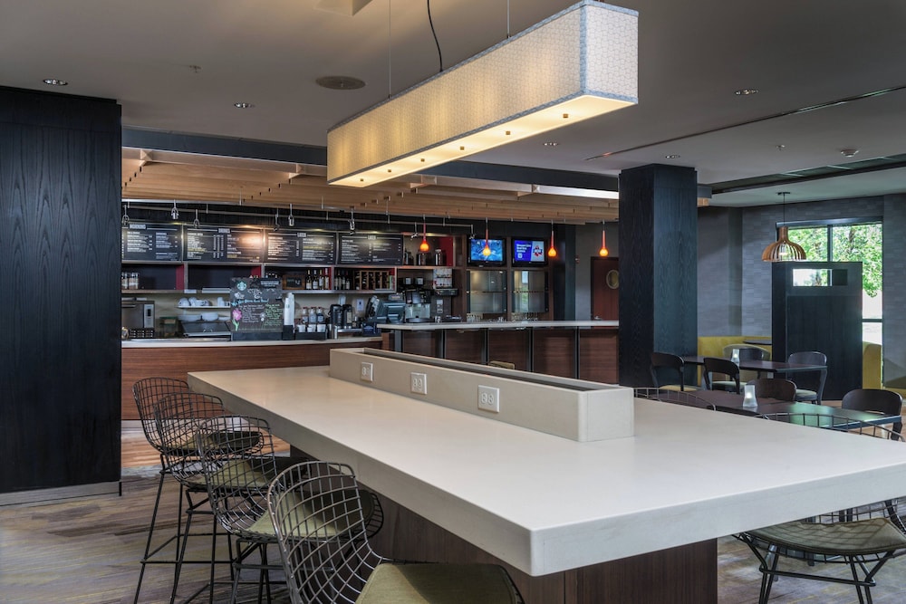 Courtyard by Marriott Bangor - photo 11